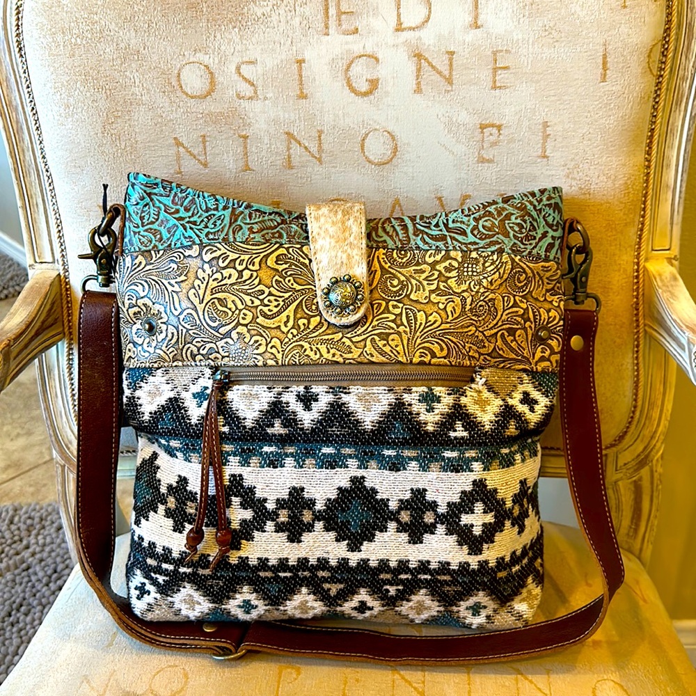 MYRA Brave Shoulder Bag